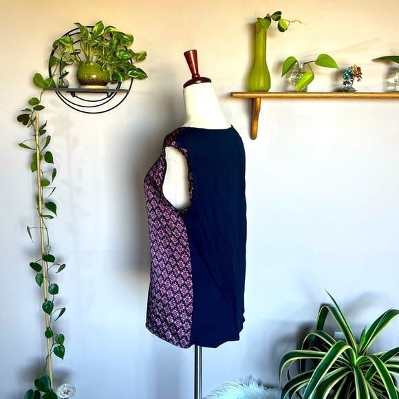 The Limited Blue and Red Patterned Tank Top Blouse Business Casual - Picture 3 of 6